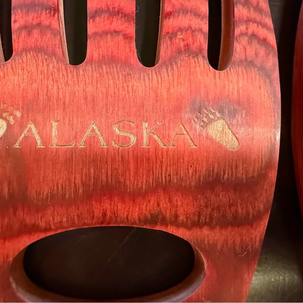 Red Alaska‎ Wooden Salad and Pasta Claws in red finish